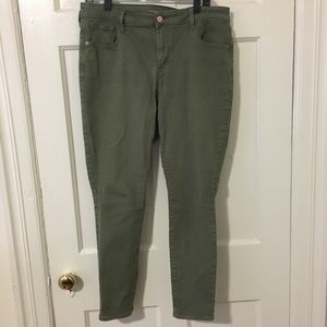 Old Navy Mid Rise Rockstar Jean Size 16